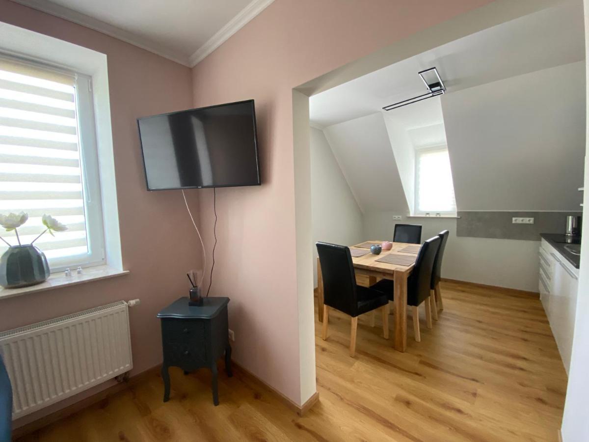 Schoene Drei Raumwohnung. Hell,Stilvoll, Gemuetlich. Borna Exterior photo